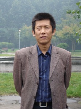 李  超